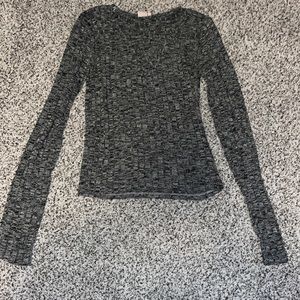 Women’s long sleeve shirt with open v neck